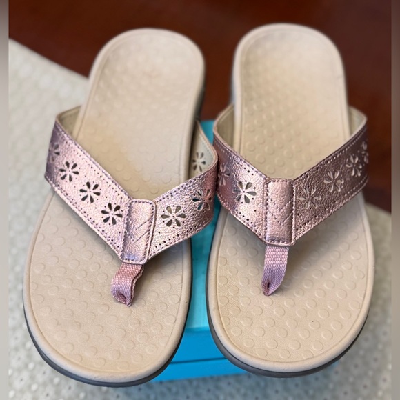 Vionic Shona Supportive Sandal flip flop Sz 8 - Picture 2 of 8